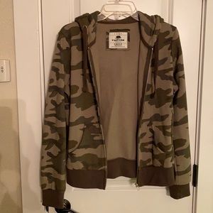 Reflex Camo Hoodie Size L but fits like a M🙂